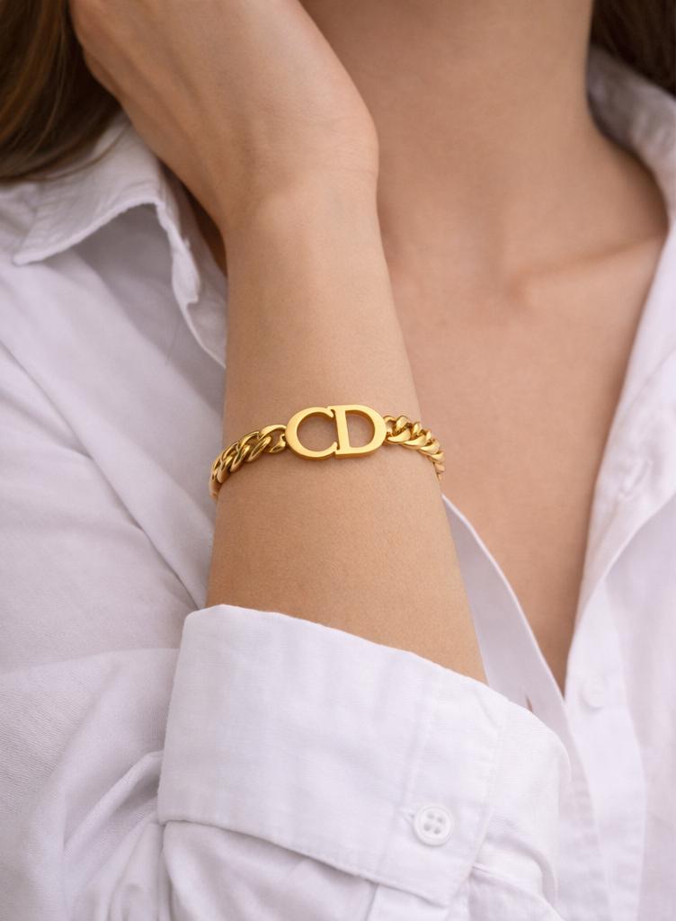 GOLD BRACELET - P39